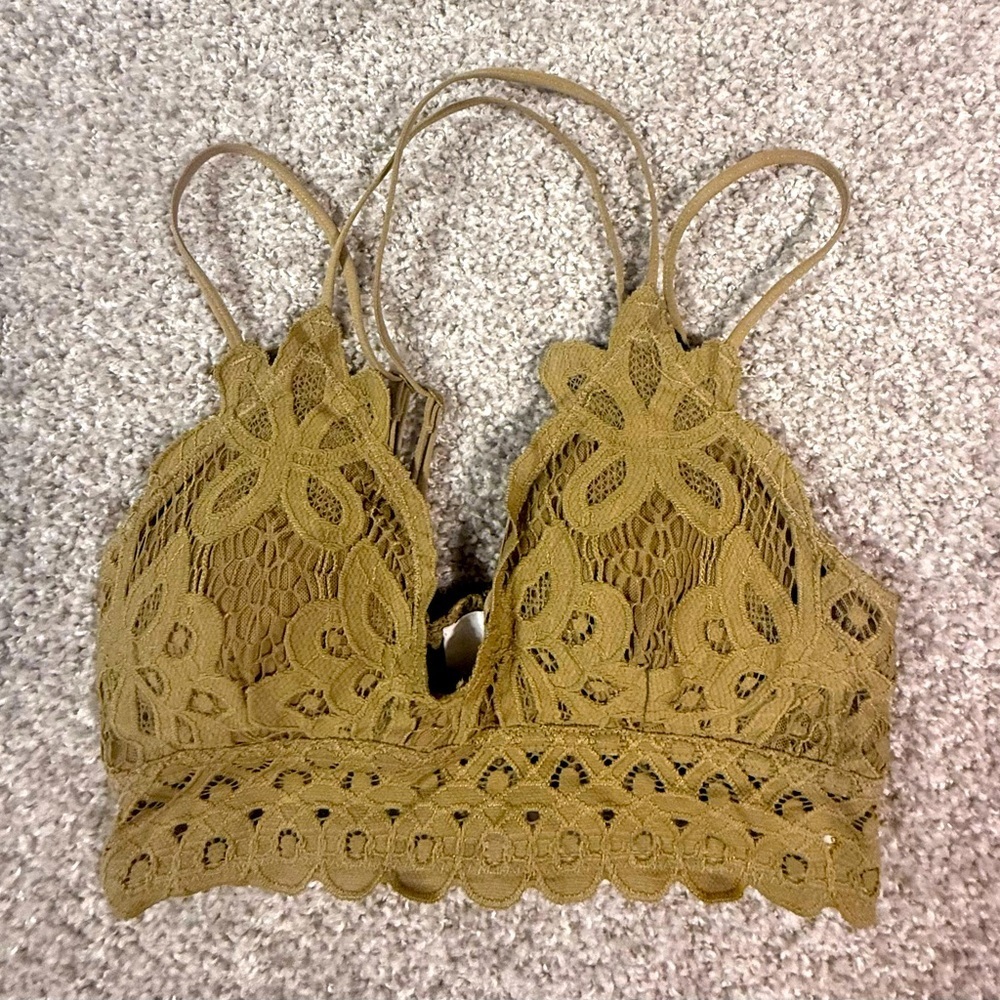 Like new! Everyday Chic Boutique Tan Fall Free People Lace Bralette – Size Small